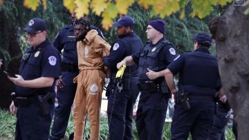 U.S. Capitol Police Arrest Man With Gun Near The Capitol Building