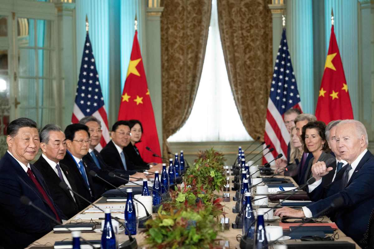 El presidente estadounidense Joe Biden se reúne con el presidente chino Xi Jinping durante la semana de líderes del Foro de Cooperación Económica Asia-Pacífico (APEC) en Woodside, California. (Foto: BRENDAN SMIALOWSKI/AFP via Getty Images)