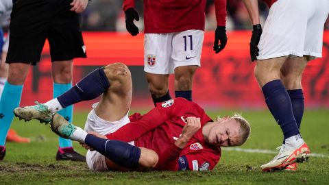 Erling Haaland lesionado con la selección noruega.