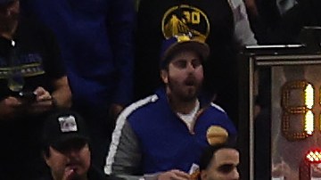 Los Golden State Warriors y los Minnesota Timberwolves se fueron "a las manos" apenas comenzó el encuentro.