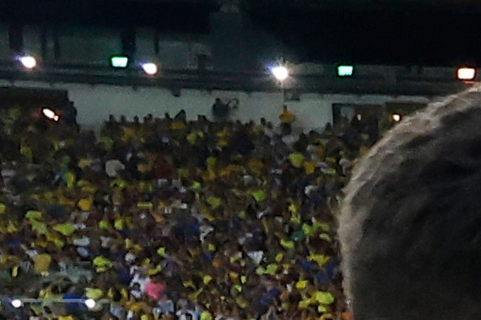 Personas de todas las edades sufrieron las consecuencias de la guerra entre ambas fanaticadas y la policía local brasileña.