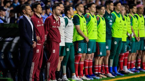 Jaime Lozano y parte de la selección nacional de Mexico.