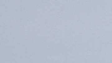 Los palestinos cargan artículos recuperables mientras abandonan la ciudad de Gaza hacia zonas más seguras en el sur.