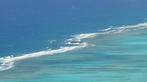 Lancheros los dejaron a la deriva: el rescate de 14 migrantes venezolanos en las costas de Colombia