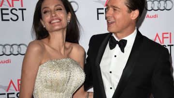 Brad Pitt y Angelina Jolie durante una alfombra roja antes de su separación.