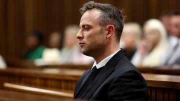 Oscar Pistorius siendo juzgado por asesinar a su expareja.