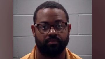 Isaiah Thomas Hayes, de 38 años, fue arrestado el 8 de noviembre.