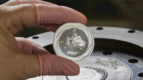 Moneda 007