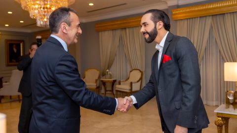 Asesor de Seguridad de la vicepresidenta Kamala Harris se reunió con Nayib Bukele en El Salvador