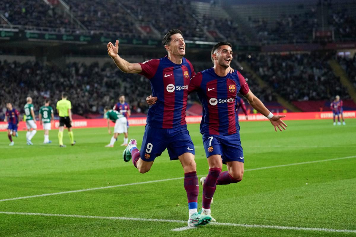 Lewandowski Volvió A La Senda Del Gol Y Le Dio La Victoria Al Barcelona Con Un Doblete Ante El 