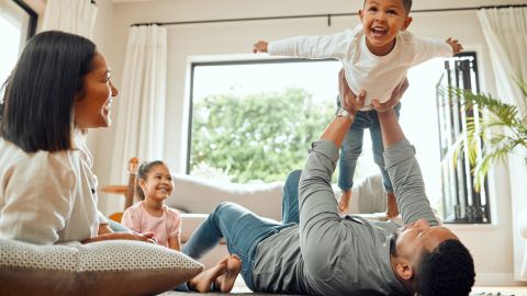 La asistencia personalizada gratuita le permite tomar la mejor decisión para protegerse usted y a su familia con una atención médica asequible.