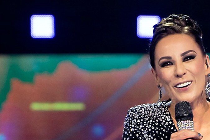 Consuelo Duval participando en un evento.