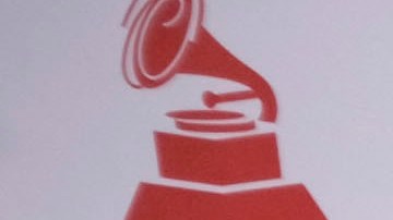 El actor Aarón Díaz junto a Kate del Castillo.