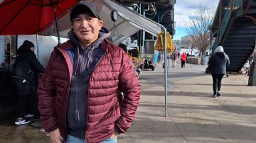 Como centanares de sus connacionales el ecuatoriano Manuel Manyes, residente de Queens, prefirió cancelar su tradicional viaje de Pascuas.