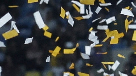 Los jugadores alemanes celebran tras ganarle la final a Francia en Surakarta, Indonesia.