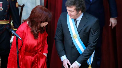 Cristina Fernández hizo gesto obsceno antes de la asunción de Javier Milei como presidente de Argentina