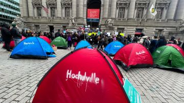 Manifestación para que se mantenga el derecho al refugio en NYC