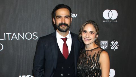 Alfonso Herrera junto a Diana Vázquez.