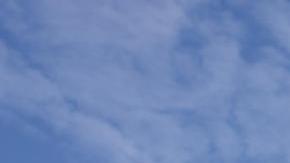 El atacante uruguayo Luis Suárez sonríe vistiendo su camiseta número 9 del Inter Miami en al estadio DRV PNK en Fort Lauderdale, Florida.