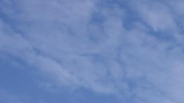 El atacante uruguayo Luis Suárez sonríe vistiendo su camiseta número 9 del Inter Miami en al estadio DRV PNK en Fort Lauderdale, Florida.