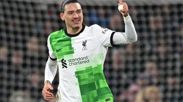 Darwin Núñez vuelve al gol tras 12 partidos y catapulta al Liverpool a la cima de la Premier League