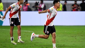 Argentino 'Diablito' Echeverri buscaría posponer su salto a Europa para quedarse un año más en River Plate