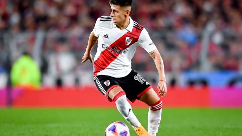 Argentino 'Diablito' Echeverri buscaría posponer su salto a Europa para quedarse un año más en River Plate