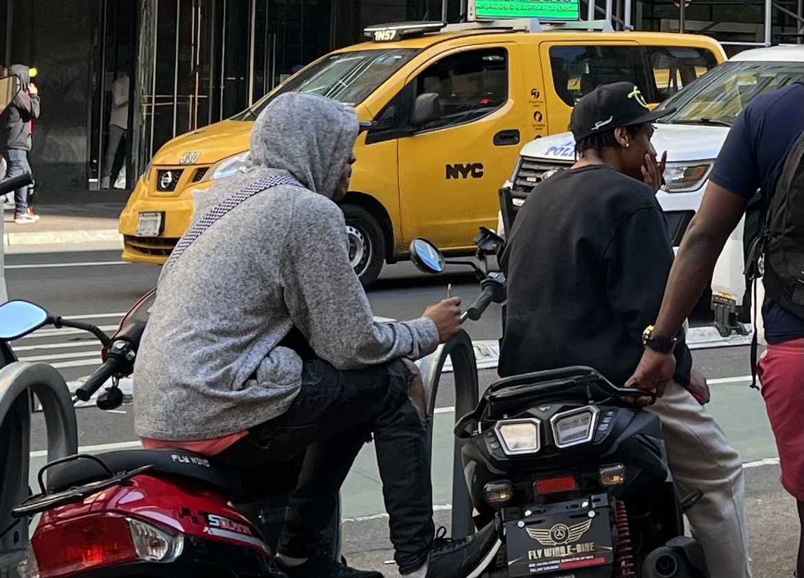 Tras 5 años en desarrollo, esta moto eléctrica futurista va a salir a la  venta a