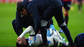 Futbolista sufre infarto en pleno juego en España y se levanta gracias a un desfibrilador automático