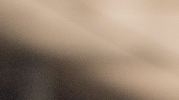 Fanático de Deadpool posando en un evento.