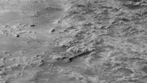 El Mars Reconnaissance Orbiter captura el descenso del rover Perseverance Mars de la NASA a través de la atmósfera marciana.