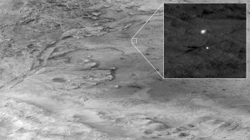 El Mars Reconnaissance Orbiter captura el descenso del rover Perseverance Mars de la NASA a través de la atmósfera marciana.