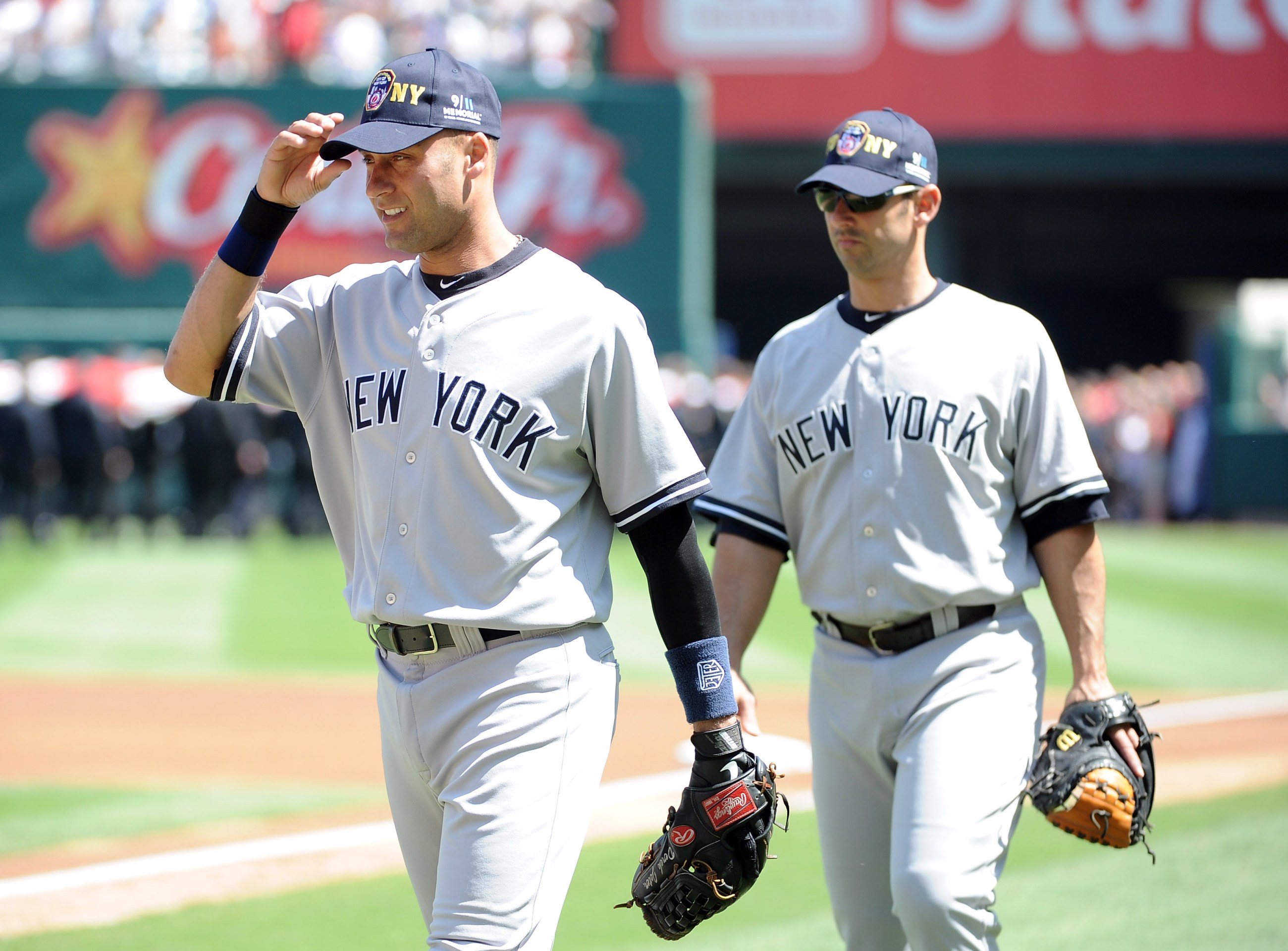 En pijamas: Leyendas de New York Yankees, Derek Jeter y Jorge Posada,  compartieron juntos en Navidad - El Diario NY, image size:2600x1919