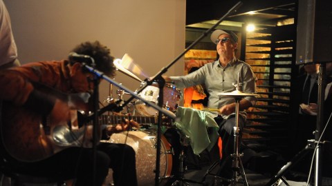 Anton Fig es un reconocido baterista de sesión.