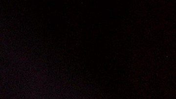 Fher Olvera actuando en un show en vivo.