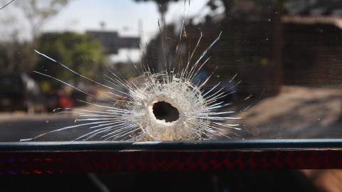 Tiroteo al autobús oficial de un equipo de Nigeria dejó "varios jugadores seriamente heridos"