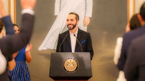 Nayib Bukele dejó la Presidencia de El Salvador para buscar la reelección tras permiso del Congreso