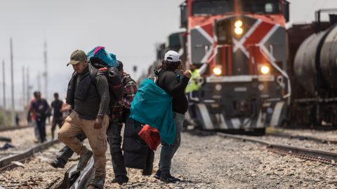 Niña migrante colombiana de 5 años perdió una pierna en México: cayó de un vagón de “la Bestia”