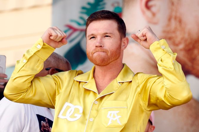 Canelo Álvarez se fija como meta "ganar mil millones de dólares fuera del ring"