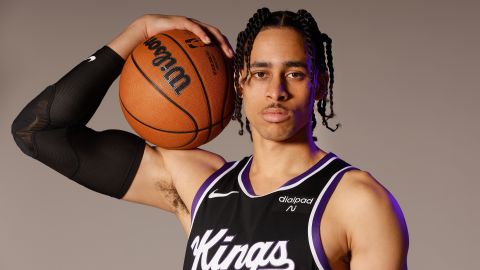 Chance Comanche en el "media day" de los Sacramento Kings.