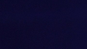 Enrique Iglesias actuando en show en vivo.