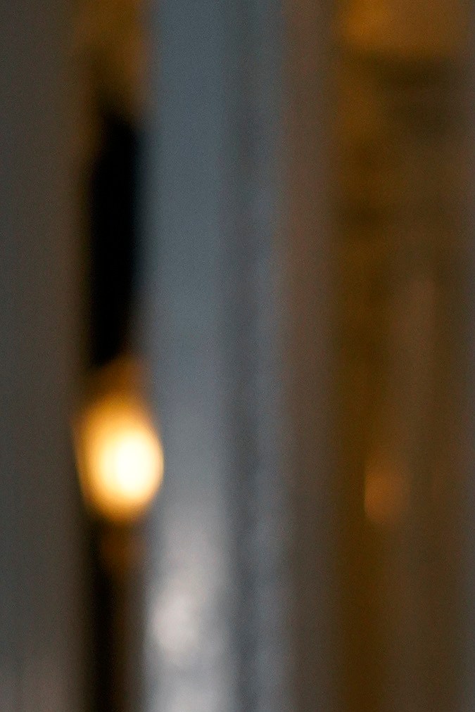 Jennifer López posando en la alfombra roja de un evento.