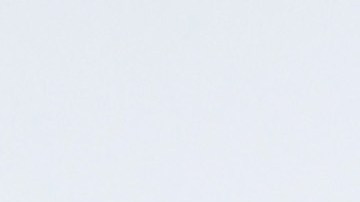 La modelo Emily Ratajkowski decoró por Navidad su hogar en Nueva York.