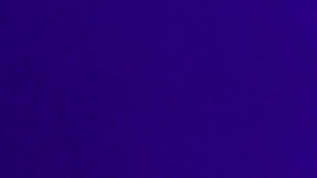 Carín León actuando en un show en vivo.