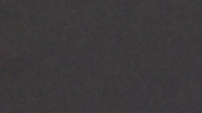 Billie Eilish posando durante la alfombra roja de Variety.