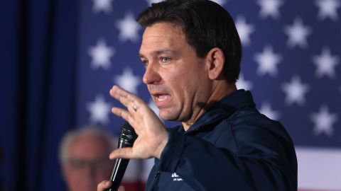 DeSantis no detalló en qué consistirá su plan.