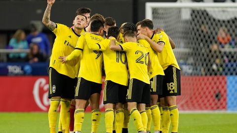 Columbus Crew celebra el gol de Christian Ramírez en prórroga que los clasificó a la final de la MLS.