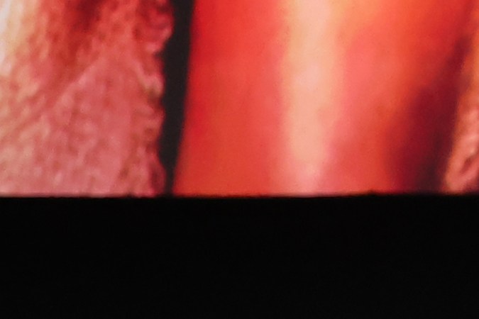 Alfonso Herrera, Sofía Boutella y Zack Snyder posando en la alfombra roja de Rebel Moon en México.