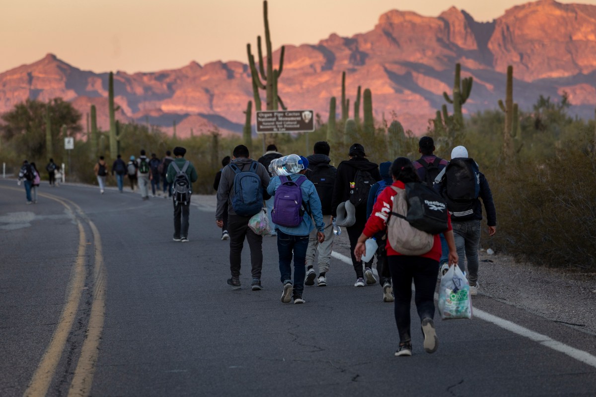 Votantes de Arizona tendrán en sus manos el destino de ley que criminaliza a migrantes