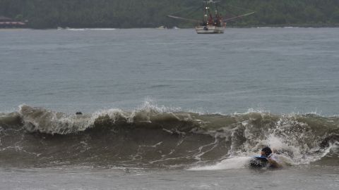 El tiburón atacó al turista canadiense en una playa guerrerense.